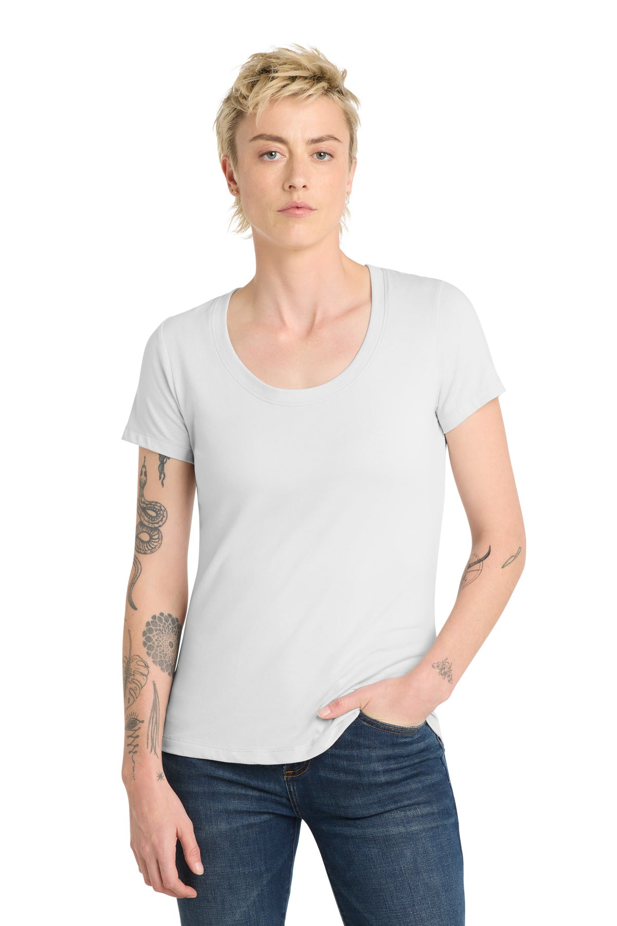 District ?? Women's Flex Scoop Neck Tee DT7501